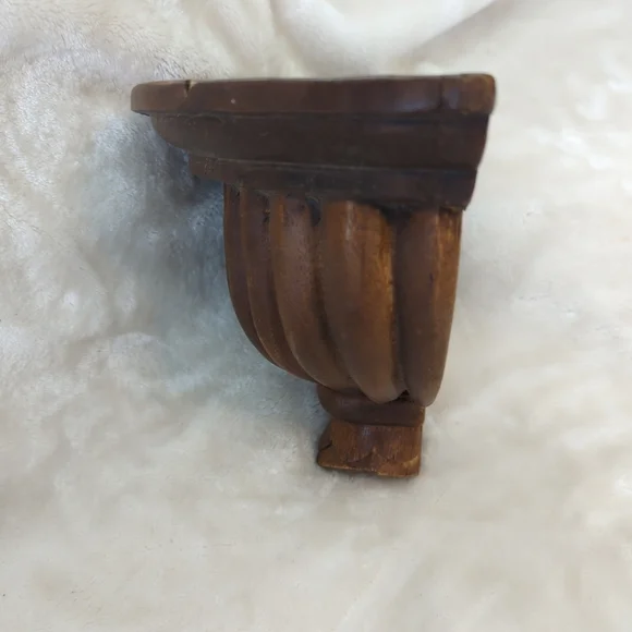 1970's Hand Carved Georgian Regency Style English Oak Wall Bracket/Shelf